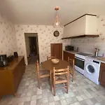 بيت للعطل Le Domaine De L Etang Le Merger *