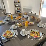 Holiday home Le Domaine De L Etang Le Merger Oeuilly