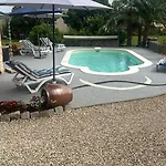 Le Domaine De L Etang Le Merger