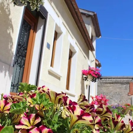 Le Domaine De L Etang Le Merger Semesterbostad Oeuilly