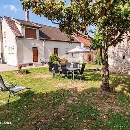 Le Domaine De L Etang Le Merger *