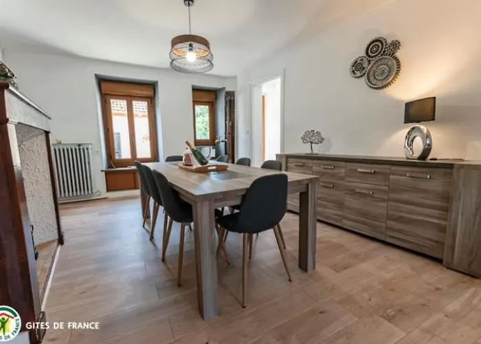 Le Domaine De L Etang Le Merger Feriehus Oeuilly